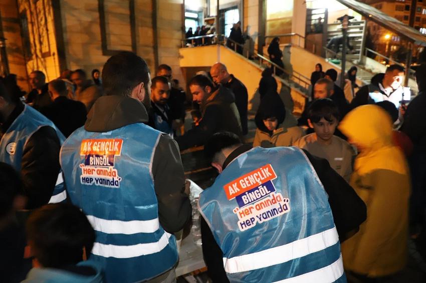 AK Gençlik Bingöl Ramazan Boyunca Sahada