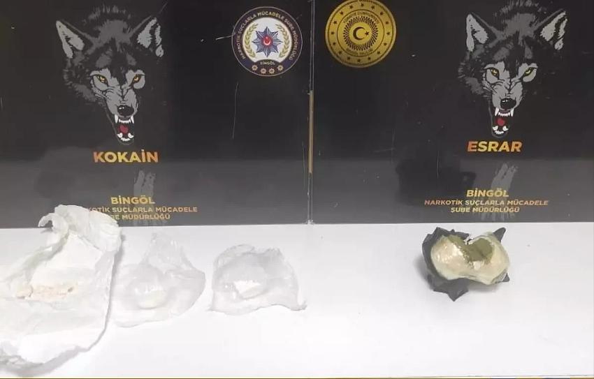 Kokain ve Esrar Ele Geçirildi