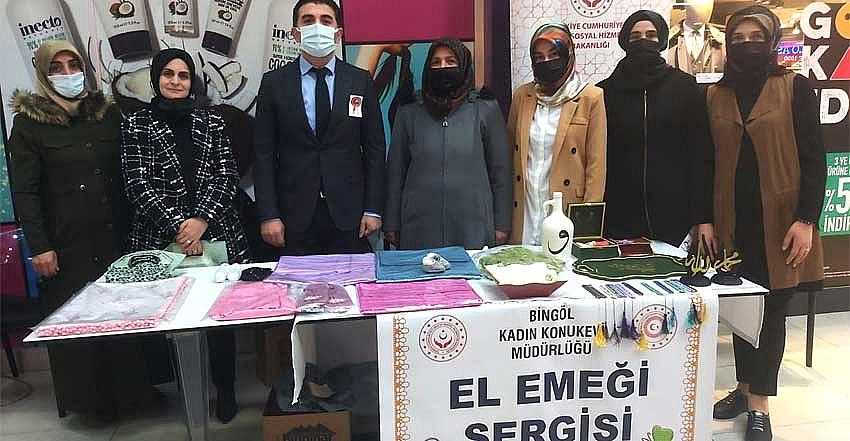 KADINLARIN EL EMEĞİ ÜRÜNLERİ SERGİLENDİ