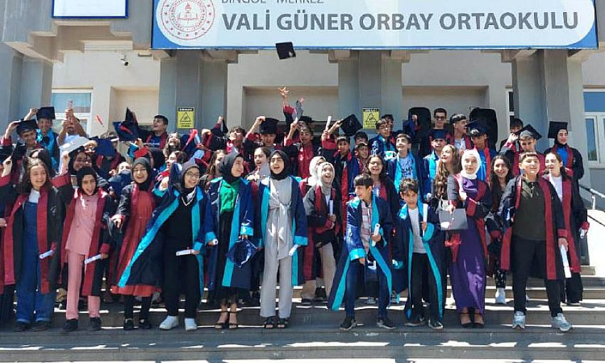 VALİ GÜNER ORBAY’DA MEZUNİYET PROGRAMI