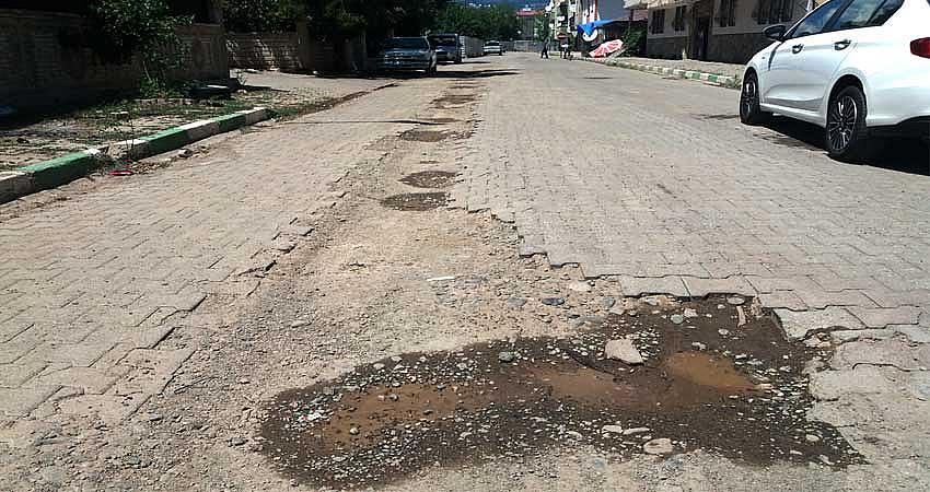 MAHALLE YOLLARI KULLANILAMAZ HALDE