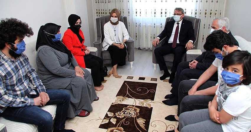 VALİ EKİNCİ’DEN ŞEHİT AİLELERİNE ZİYARET